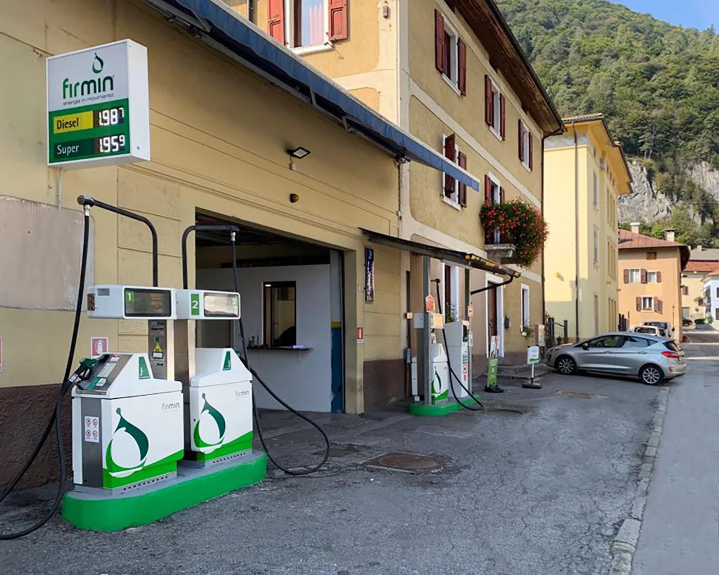 Distributore Firmin di Tione di Trento (TN), Via Trento 12